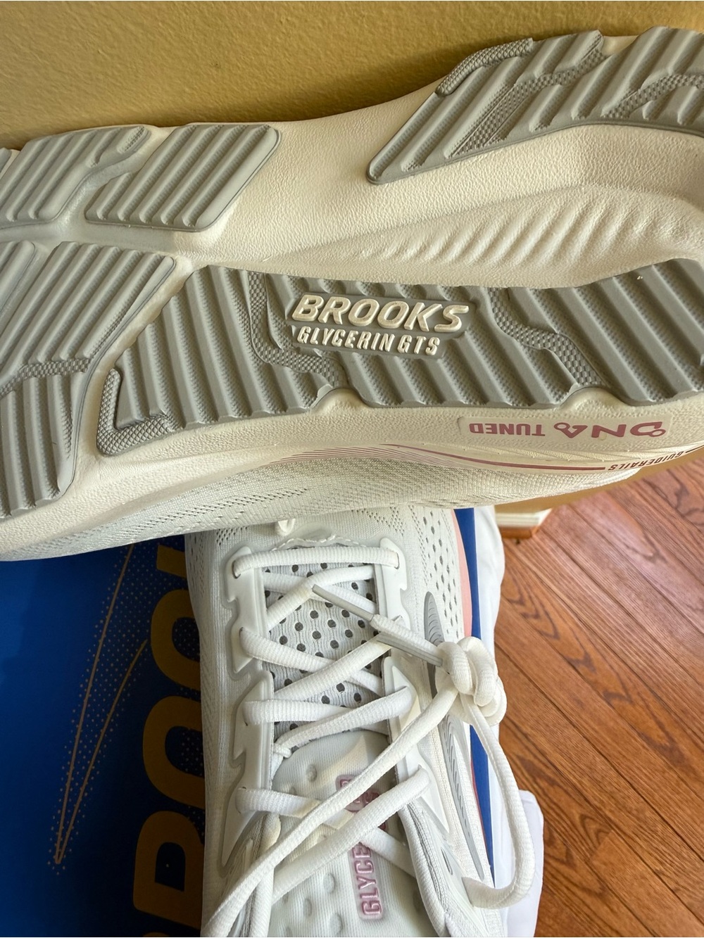 BROOK’S Women’s Glycerin GTS 23 Running Shoe, Sz US 10M, NWT - Picture 8 of 10